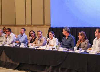 Ana Paty Peralta impulsa Distrito Financiero en Cancún