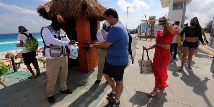 Quintana Roo atento a medidas por brote de ébola