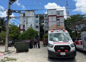 Colapso de escaleras moviliza a cuerpos de emergencia en Los Corales