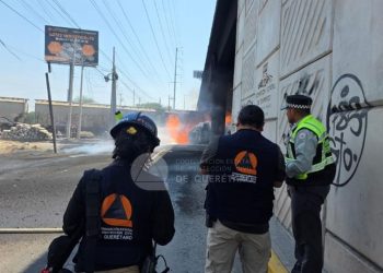 Querétaro: Pipa explota tras choque con tren; reportan un lesionado