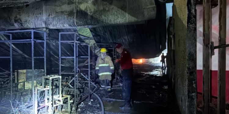 Incendio en feria de Tabasco deja cinco muertos y abre investigación