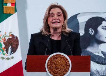 Morena impulsa desafuero de Maru Campos y llama a marcha