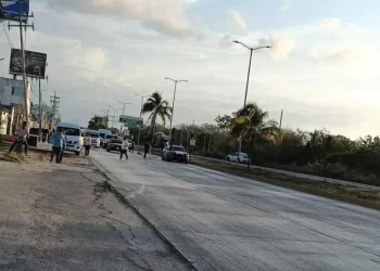 Motociclista muere tras accidente en la Colosio en Cancún