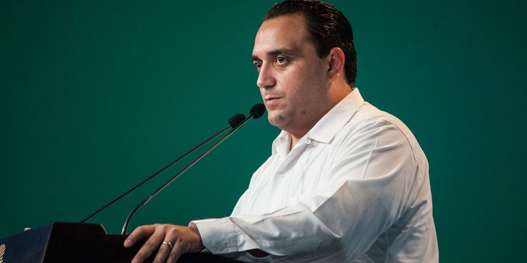 Cozumel: SAT embarga tres propiedades a Roberto Borge