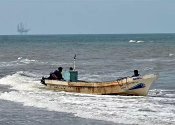 Alza en la gasolina golpea a pescadores en Cancún