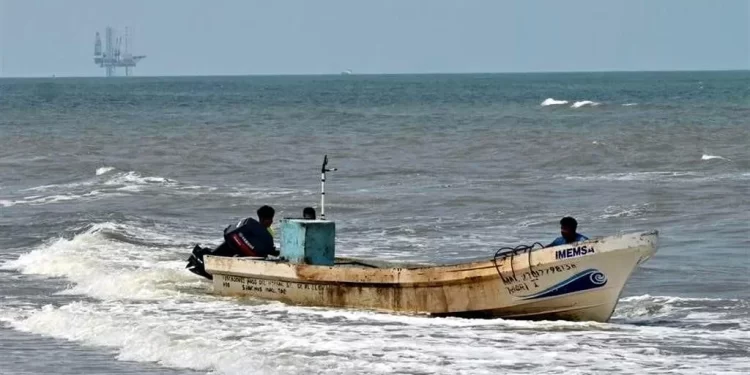 Alza en la gasolina golpea a pescadores en Cancún