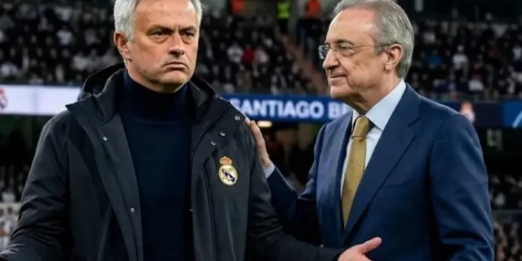 Florentino Pérez durante conferencia en Real Madrid sobre el futuro del entrenador