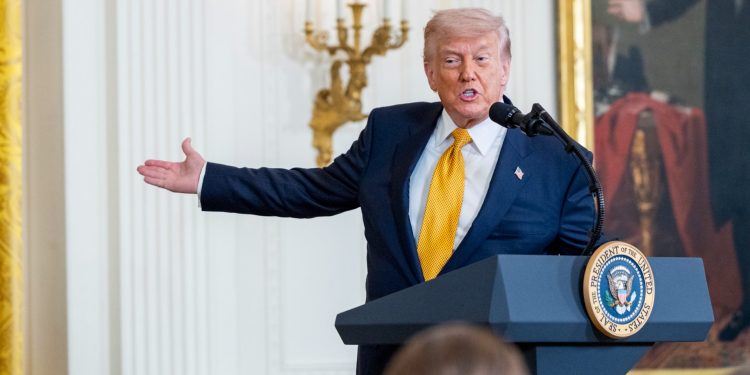 Trump amenaza: “Si México no combate al narco, Estados Unidos intervendrá”