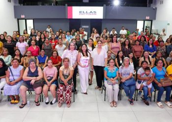 Benefician a 150 emprendedoras con tarjetas del programa Ellas Facturan