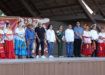 Juventud cancunense llena de cultura y color