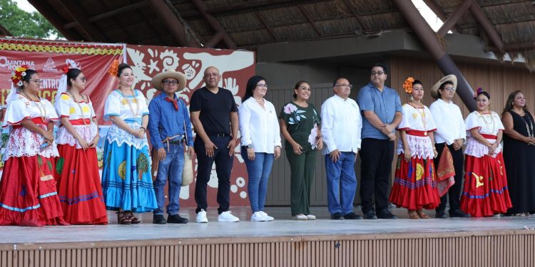 Juventud cancunense llena de cultura y color