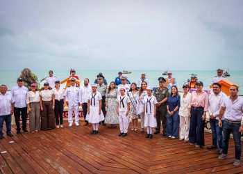 Ana Paty Peralta participa en conmemoración del Día de la Marina Nacional