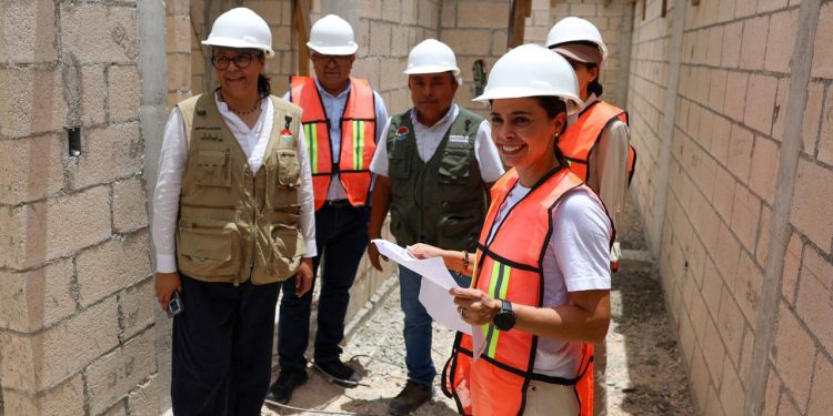 Ana Paty Peralta constata avances del Hospital de Bienestar Animal