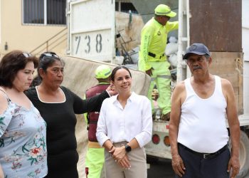 Ana Paty Peralta supervisa jornada de descacharrización en la Supermanzana 26