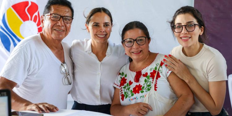 Ana Paty Peralta acerca más de 130 servicios a la Supermanzana 517