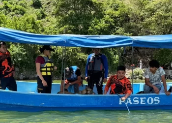 Los bomberos de Guatemala suspenden la búsqueda del piloto en Ayarza