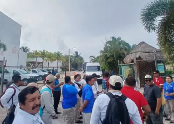 Trabajadores del muelle de Mahahual bloquean acceso por utilidades