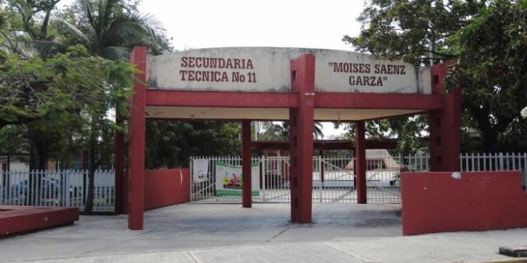 Explosión de pirotecnia genera movilización de cuerpos de emergencia en la Secundaria Técnica 11 de Cancún