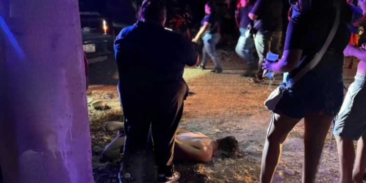 Mototaxistas capturan a presunto ladrón en Rancho Viejo tras asalto con cuchillo