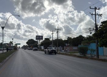 Habitantes de Santa Cecilia bloquean Av. José López Portillo en protesta