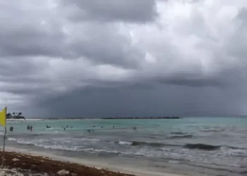 Clima en Quintana Roo: calor intenso y lluvias aisladas marcarán la jornada