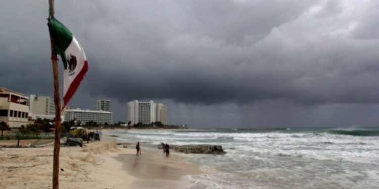 Clima en Cancún: prevén lluvias aisladas y calor este viernes