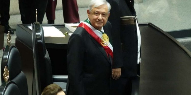AMLO reaparece y acusa intentos de debilitar a Morena desde EU