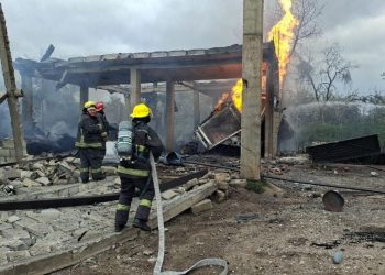 Fuerte explosión de pipas de gas alarma a Puebla; evacúan escuela cercana