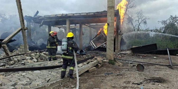 Fuerte explosión de pipas de gas alarma a Puebla; evacúan escuela cercana