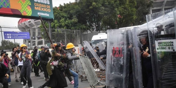 Liberan a los 12 detenidos tras protestas durante el Mundial en CDMX