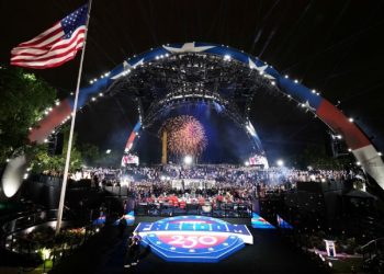 FBI asegura que evitó presuntos ataques durante evento de UFC en la Casa Blanca