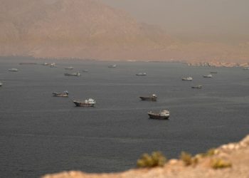 Irán endurece postura y vuelve a cerrar Ormuz por ataques en Líbano
