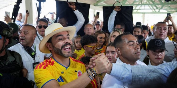 Abelardo de la Espriella derrota a Iván Cepeda y gana la presidencia de Colombia