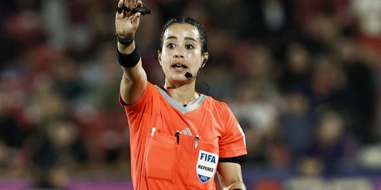 Katia Itzel García será la tercera mujer en arbitrar un partido de Mundial varonil