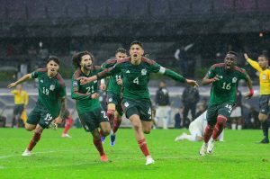 Johan Vásquez lidera la defensa de México