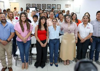 Ana Paty Peralta impulsa apoyo a menores con escoliosis en Cancún