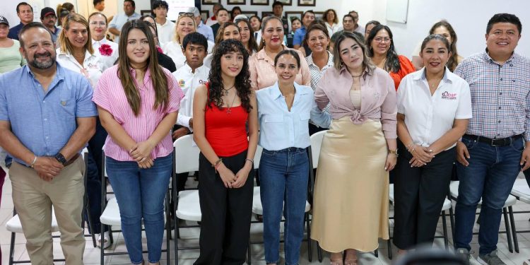 Ana Paty Peralta impulsa apoyo a menores con escoliosis en Cancún