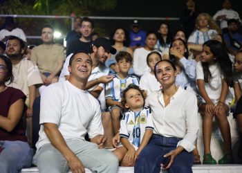 Ana Paty Peralta comparte la pasión mundialista en el Cancún Fut Fest
