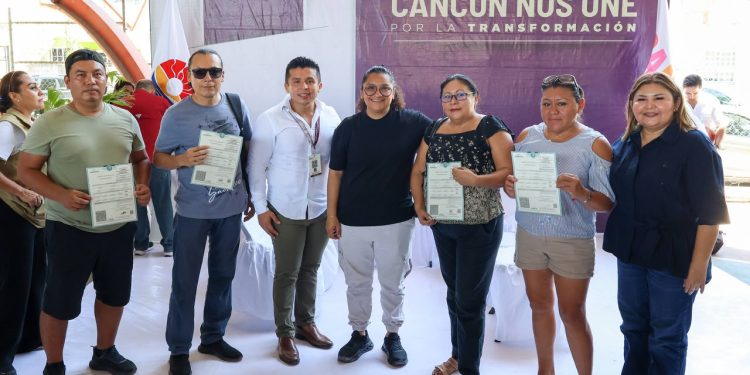 Aprovechan ciudadanos en “Día del Pueblo” más de 130 trámites y servicios