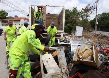 Refuerza Ayuntamiento de BJ limpieza urbana con jornada de descacharrización