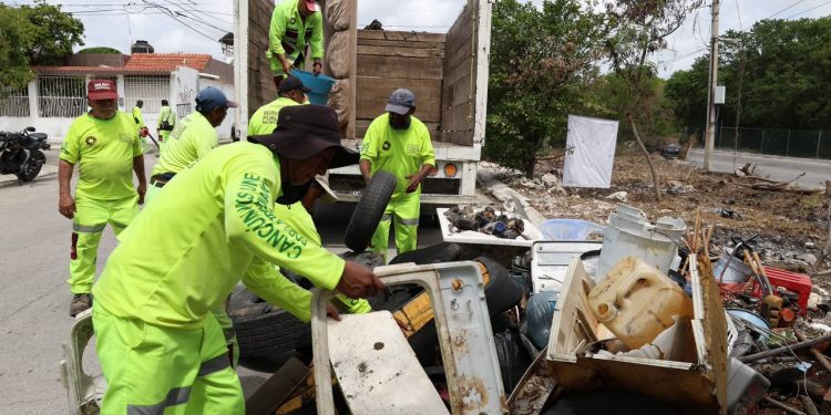 Refuerza Ayuntamiento de BJ limpieza urbana con jornada de descacharrización