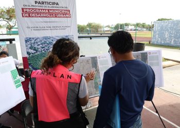 Más de 130 trámites y descuentos benefician a familias en Cancún