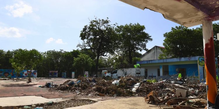 Atiende Ayuntamiento de BJ Parque Integral del Mar en la Supermanzana 94
