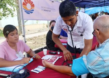 Ayuntamiento de Benito Juárez acerca bienestar y salud a familias de la SM 215
