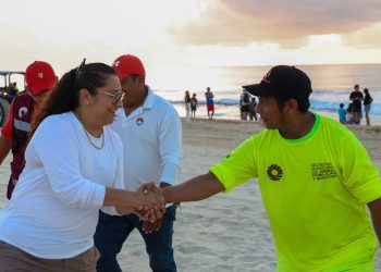 Ayuntamiento refuerza limpieza permanente para conservar playas públicas de Cancún