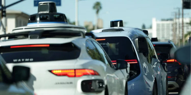 Waymo expandirá sus coches autónomos a 4 nuevas ciudades en 2026