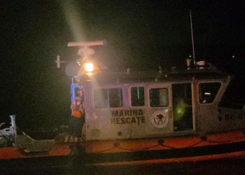 Rescatan a seis personas tras quedar a la deriva en la Bahía de Chetumal