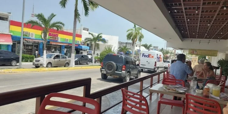 Restaurantes enfrentan cierres por crisis turística y aumento de costos operativos