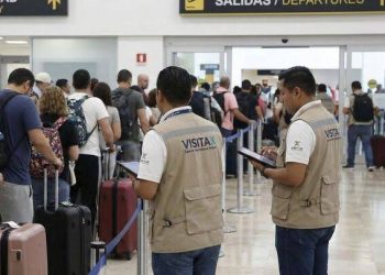 Analizan nuevo esquema para cobro del Visitax en aeropuertos de Q. Roo