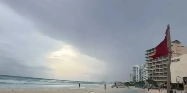 Clima en Cancún: ambiente caluroso con lluvias por la tarde